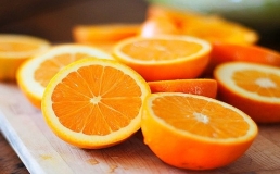 橙子皮泡水的功效